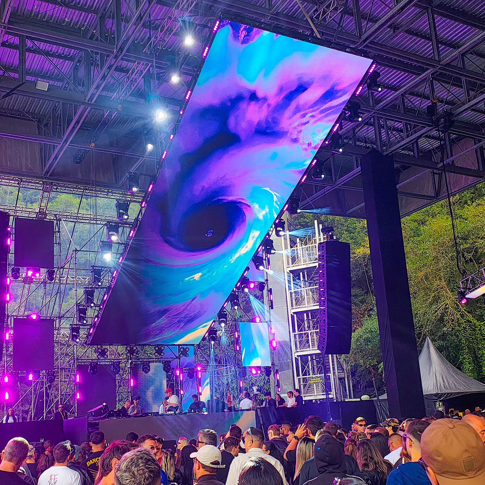 VANTRONIK - Warung Day Festival